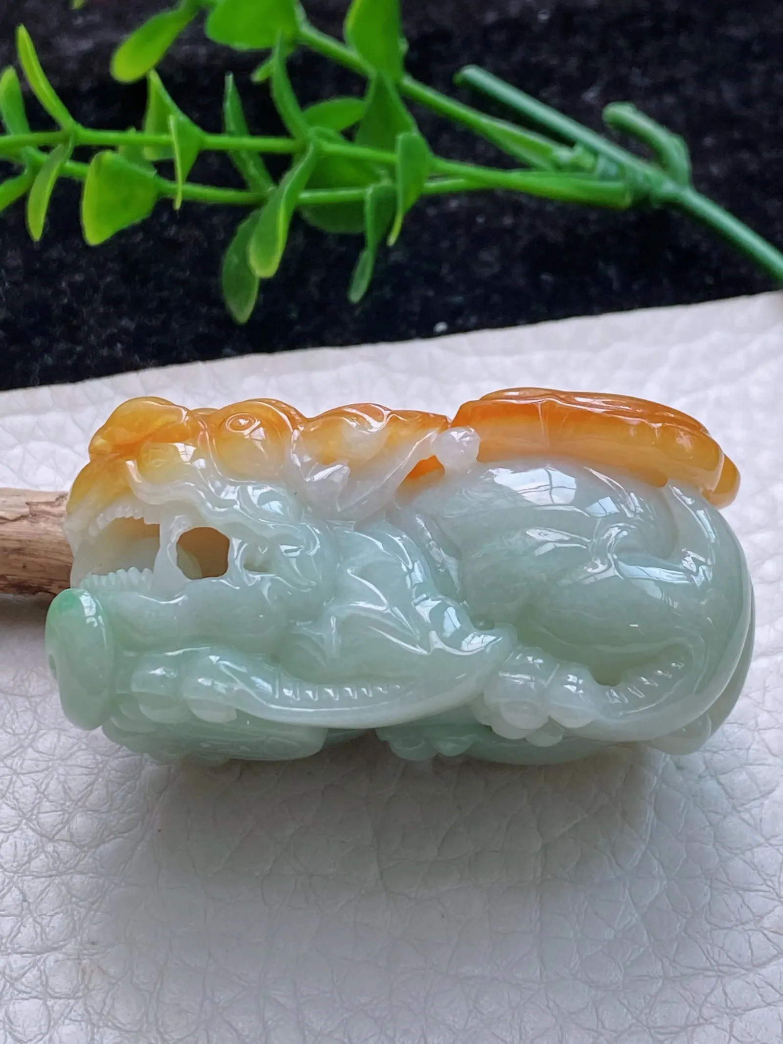 lz实拍52.8*26*26自然光实拍缅甸翡翠冰糯立体双彩红翡招财貔貅吊坠 瑞兽玉坠