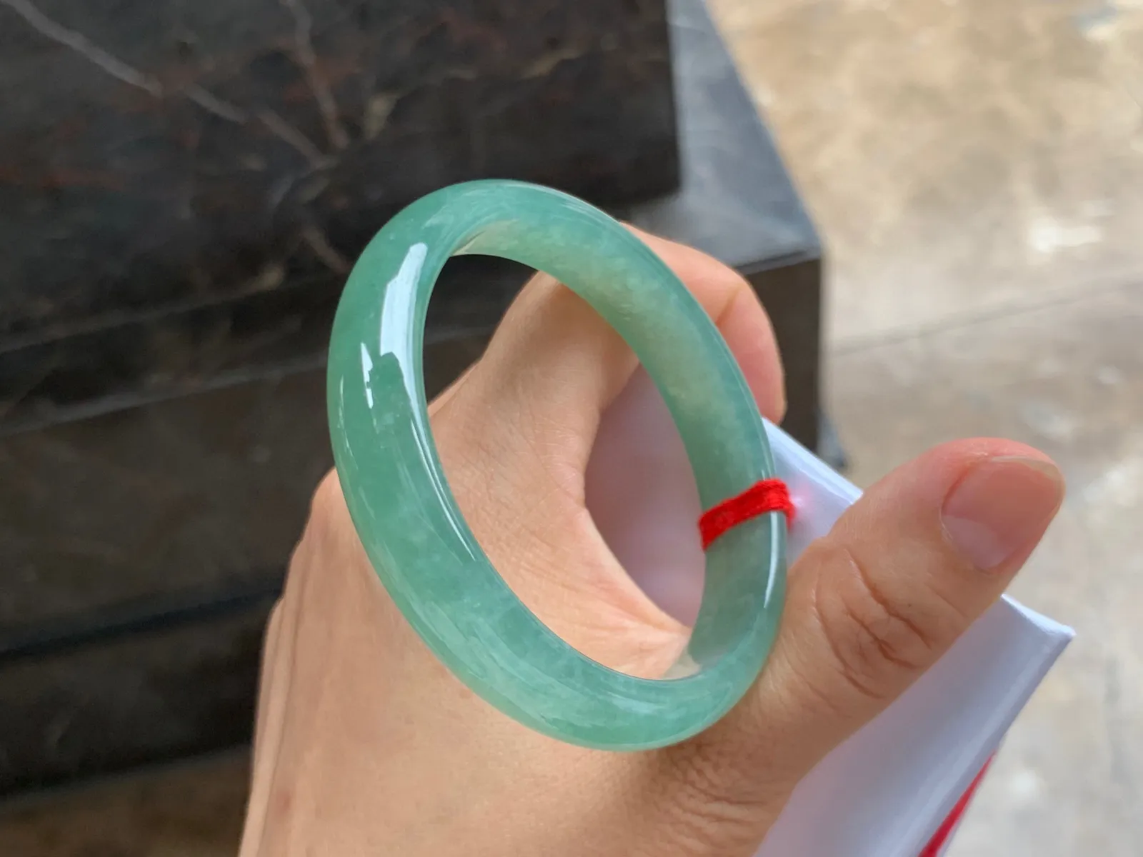 55-11.5-6.5mm
冰种晴绿手镯 油润细腻 颜色漂亮