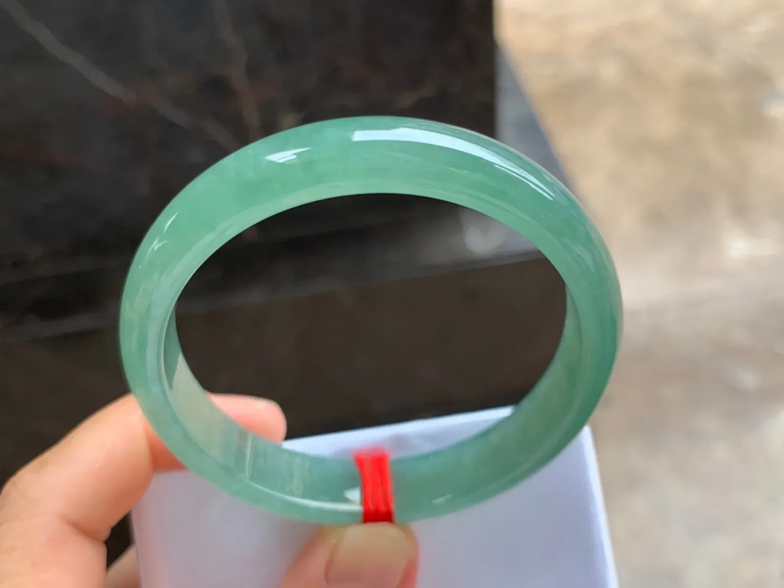 55-11.5-6.5mm
冰种晴绿手镯 油润细腻 颜色漂亮