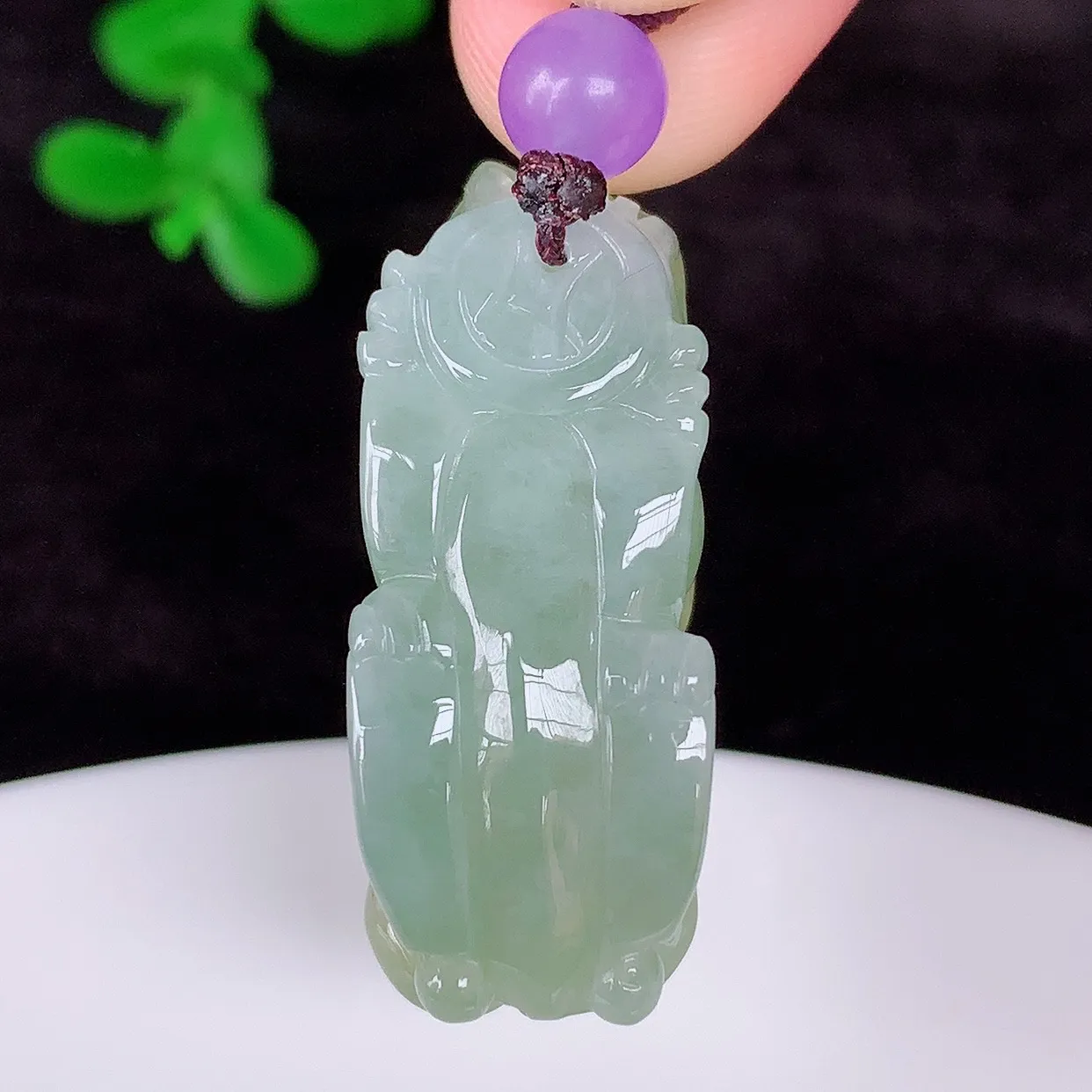 自然光实拍，冰润冰糯种黄翡翡翠招财貔貅吊坠，民间有“一摸貔貅运程旺盛，再摸貔貅财运滚滚，三摸貔貅平步青云 ”的美好祝愿。#57.24