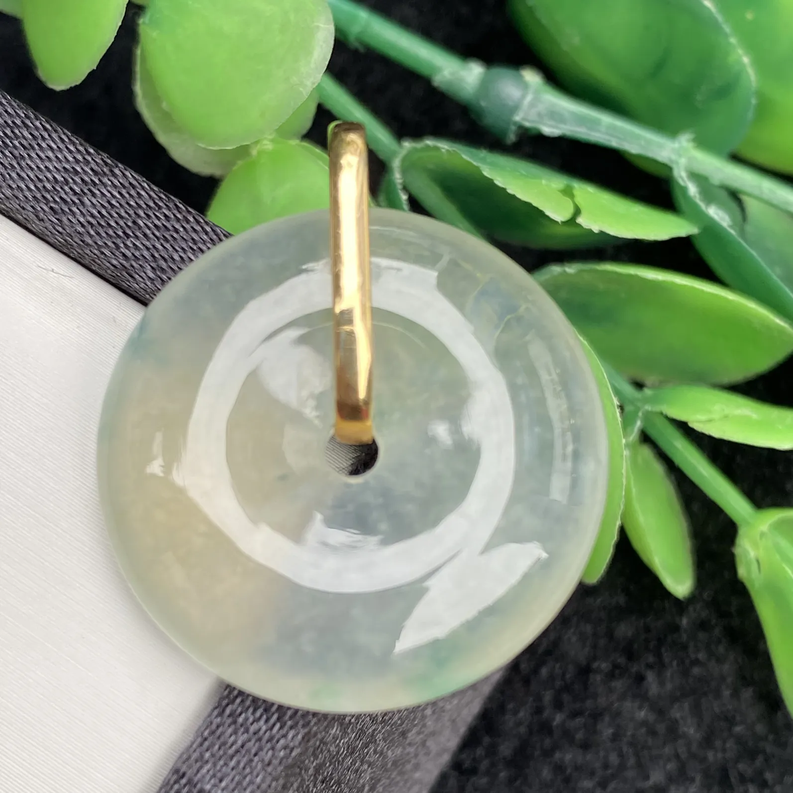 推荐【高冰黄飘花平安扣】天然高冰黄，朝冰透，飘绿花，细腻，品相超佳，29*25*5.8