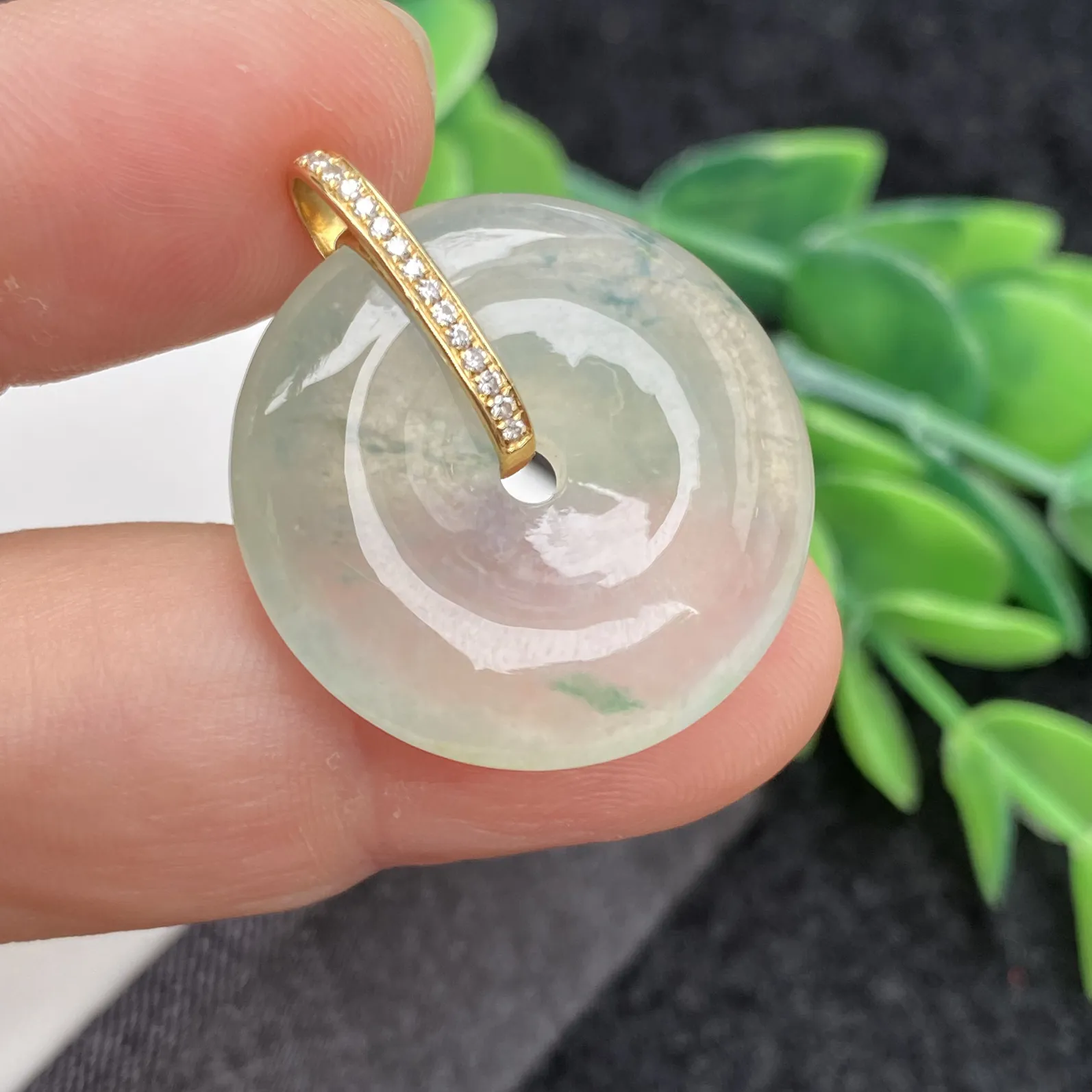推荐【高冰黄飘花平安扣】天然高冰黄，朝冰透，飘绿花，细腻，品相超佳，29*25*5.8