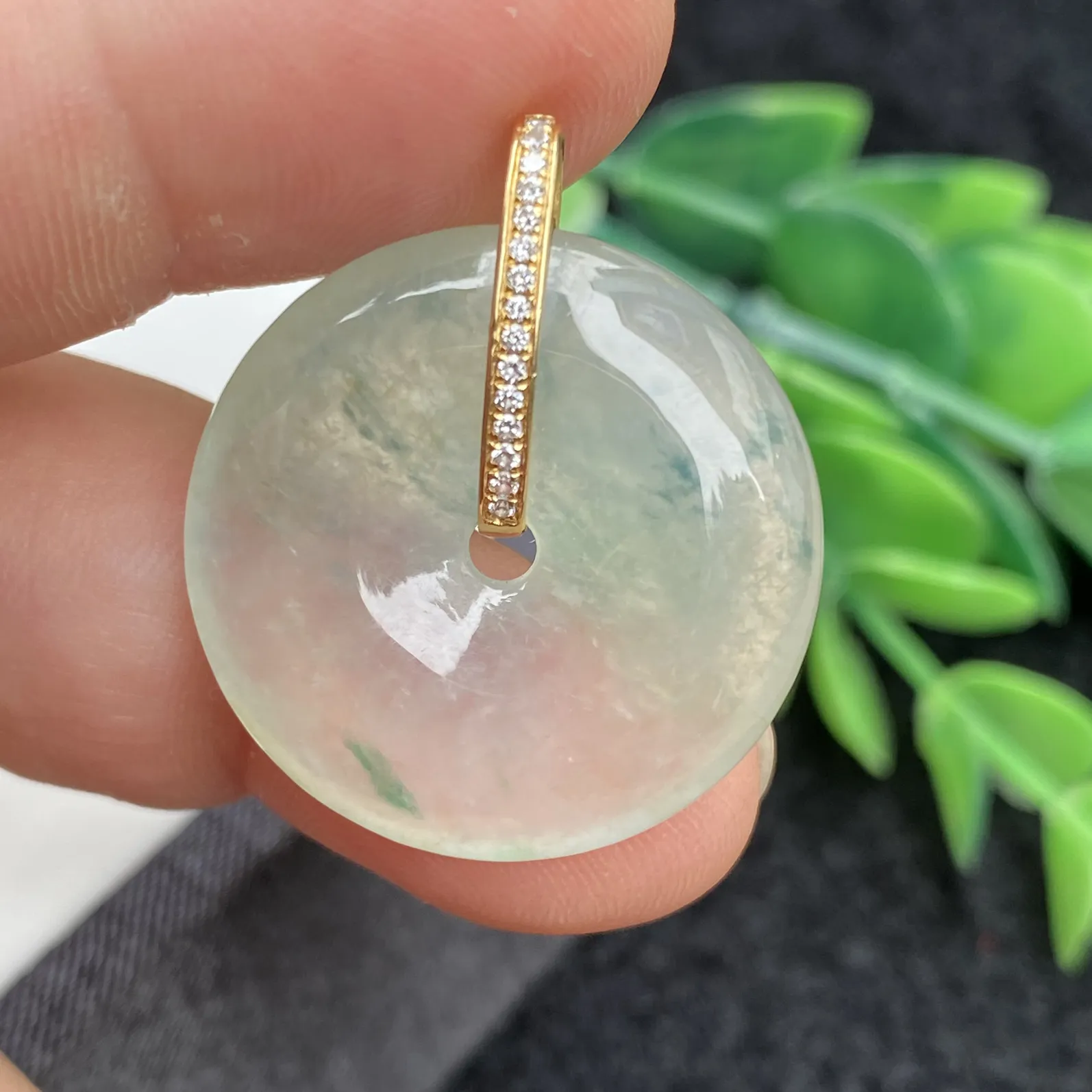 推荐【高冰黄飘花平安扣】天然高冰黄，朝冰透，飘绿花，细腻，品相超佳，29*25*5.8