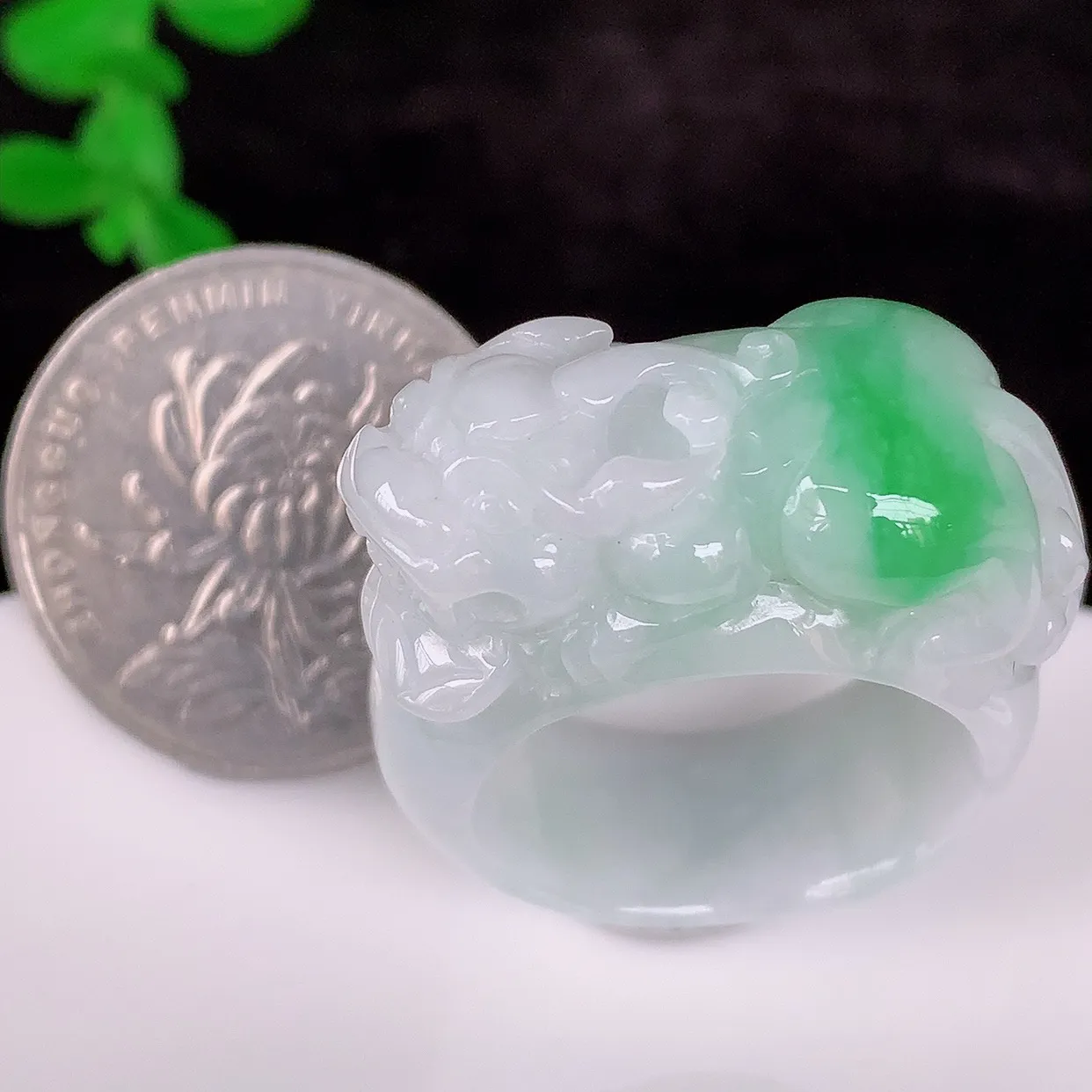 自然光实拍，冰润冰糯种飘阳绿翡翠招财貔貅20.5mm内径翡翠扳指，冰润指环，玉扳指，财源滚滚，玉质细腻起胶，23圈口，种水好！#1.24