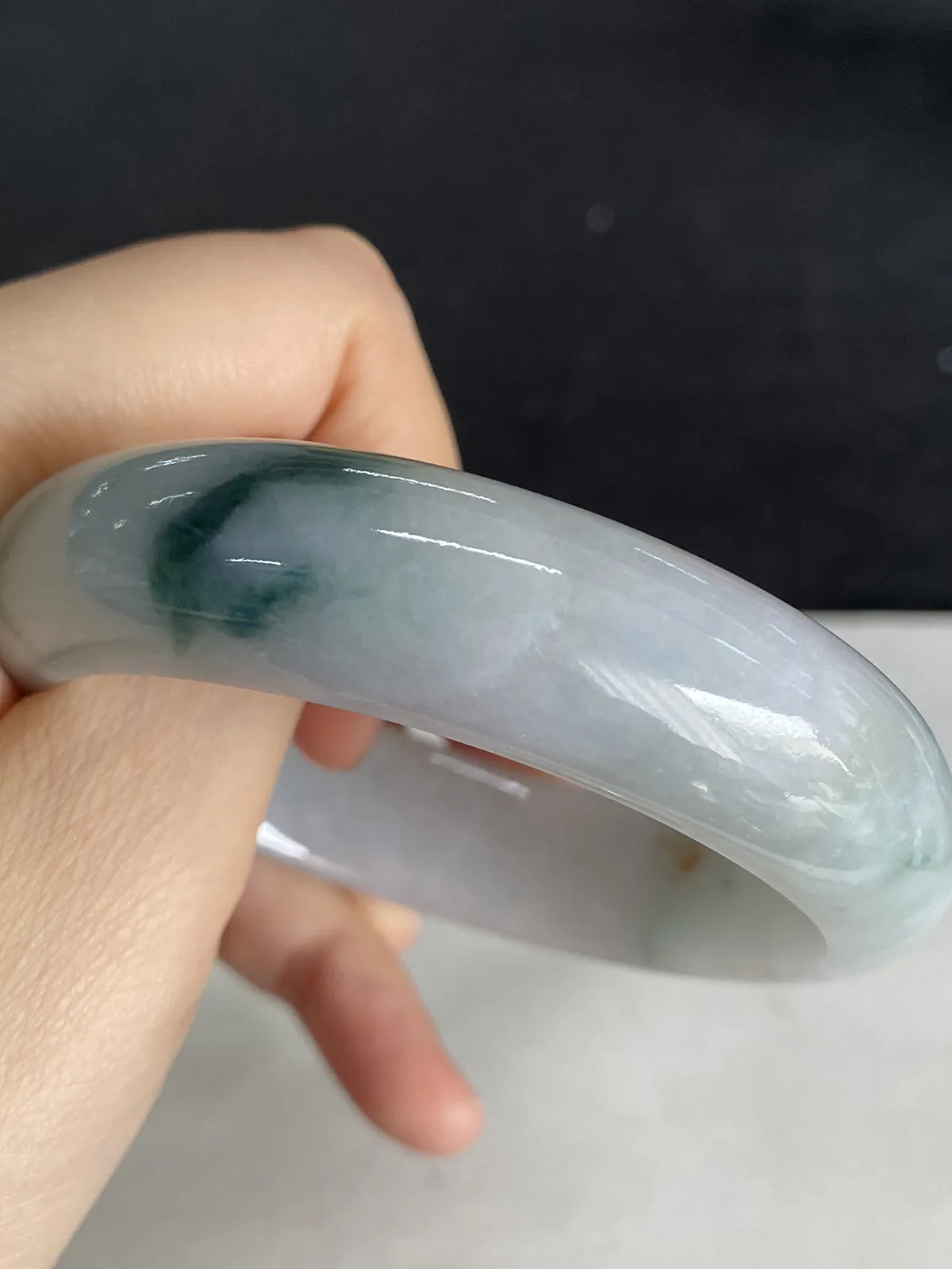 正圈57圈口，翡翠糯化种飘绿手镯