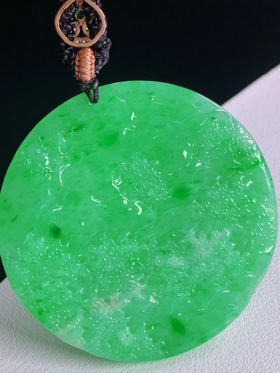 阳绿山水牌 色泽浓艳 莹润光洁 顺风顺水 完美
尺寸:51.9-5.2mm