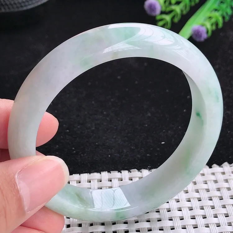 自然光57圈口老坑精美温润飘花手镯翡翠玉镯尺寸57/13.3/8.2
