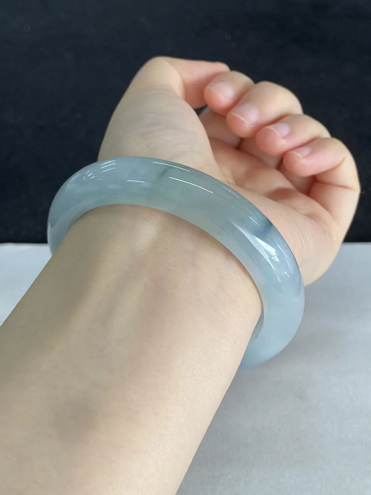 正圈56圈口，翡翠冰糯种白色手镯