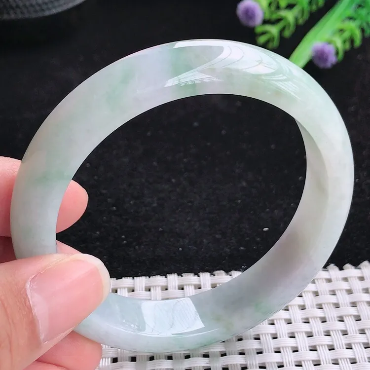 自然光57圈口老坑精美温润飘花手镯翡翠玉镯尺寸57/13.3/8.2