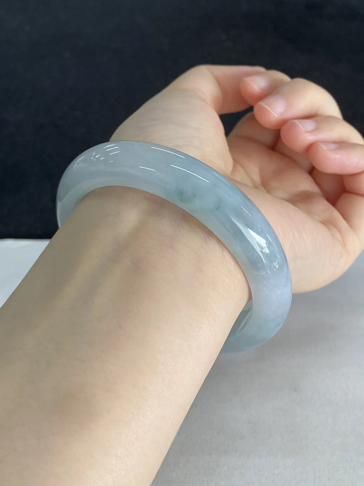 正圈56圈口，翡翠冰糯种白色手镯