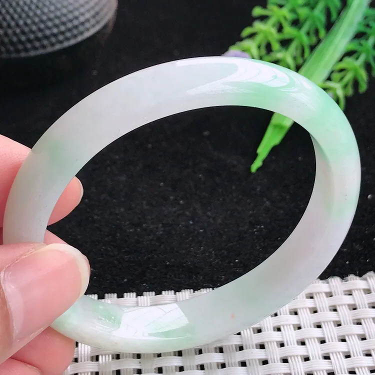 自然光54圈口老坑精美冰润飘绿贵妃手镯翡翠玉镯尺寸54/47.5/10.6/7