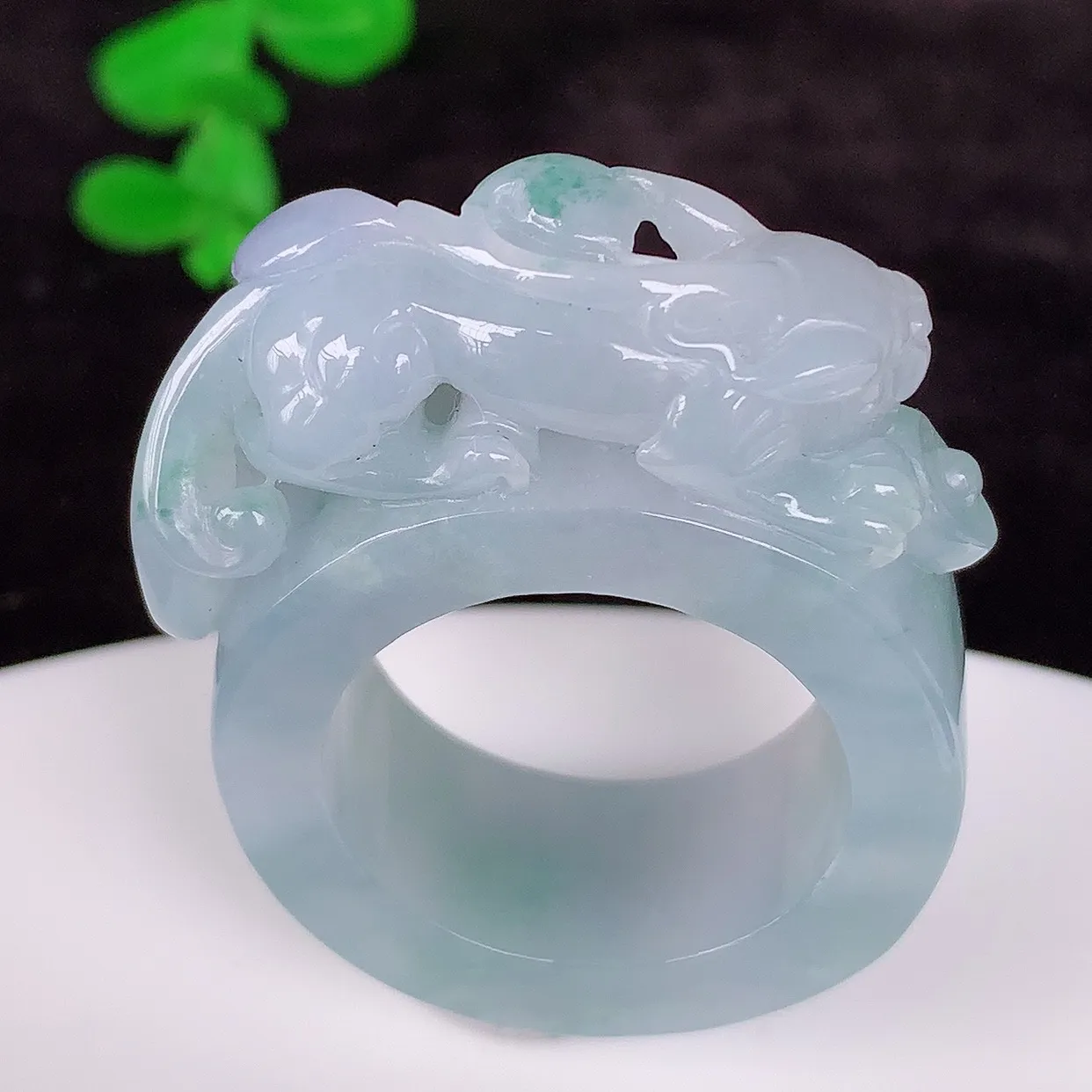 自然光实拍，冰润冰糯种春彩招财貔貅21.5mm内径翡翠指环，玉戒指，玉质莹润，好精美好冰润的指环，26圈口，上手纤巧！#33.26