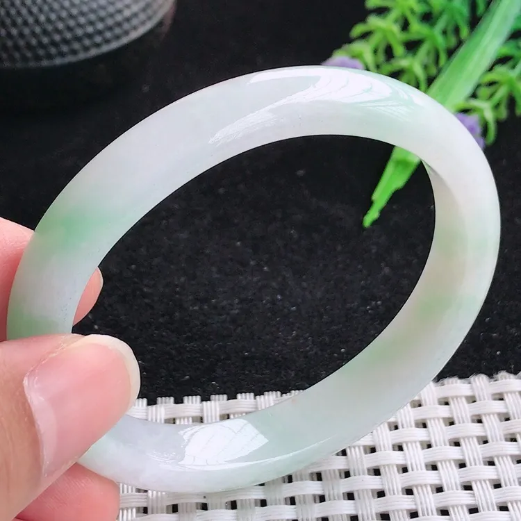 自然光54圈口老坑精美冰润飘绿贵妃手镯翡翠玉镯尺寸54/47.5/10.6/7