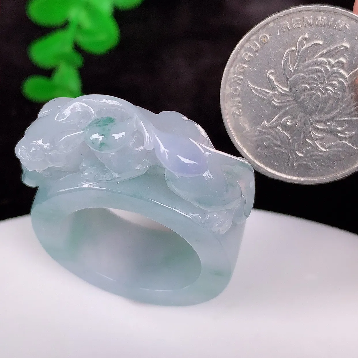 自然光实拍，冰润冰糯种春彩招财貔貅21.5mm内径翡翠指环，玉戒指，玉质莹润，好精美好冰润的指环，26圈口，上手纤巧！#33.26