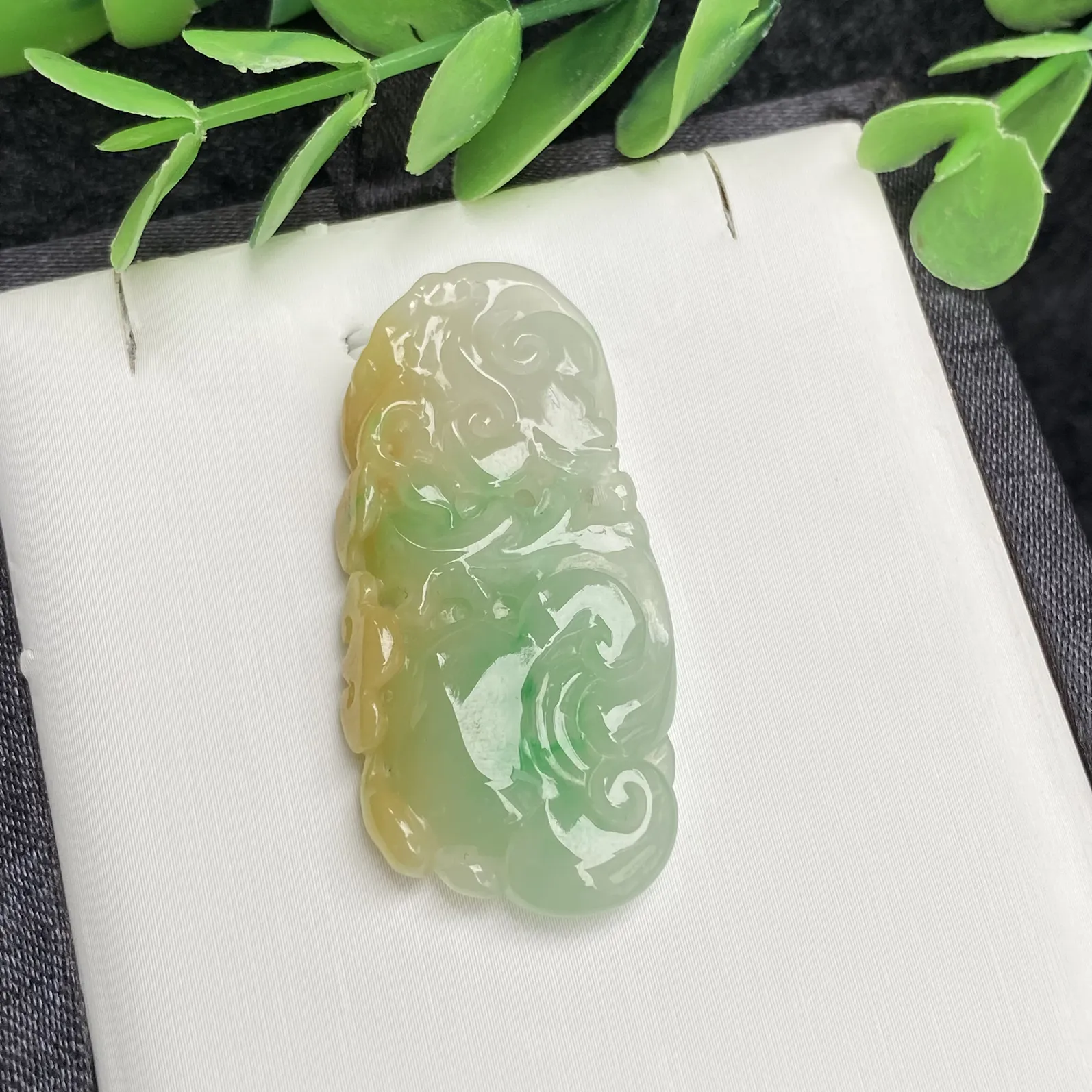 推荐【黄加绿如意】无纹裂，水润细腻，种老水头超好，品相佳，43*21*5.3