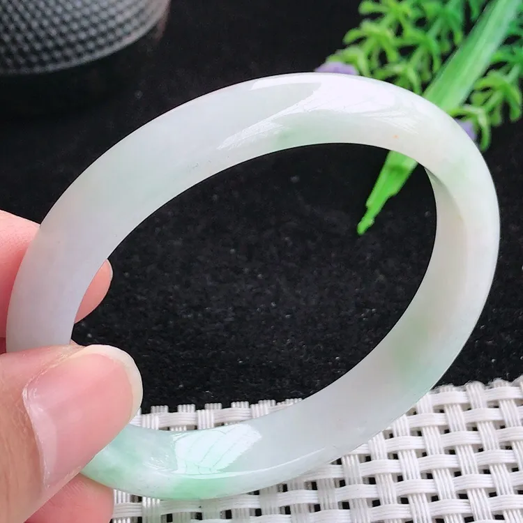 自然光54圈口老坑精美冰润飘绿贵妃手镯翡翠玉镯尺寸54/47.5/10.6/7