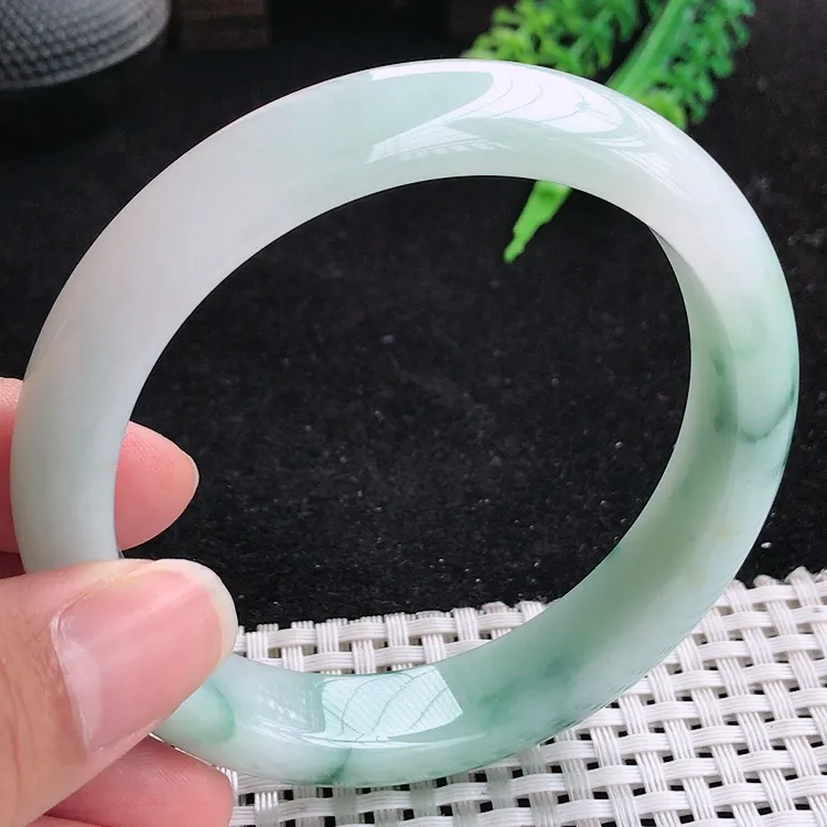 自然光61.5大圈口老坑精美冰润飘花手镯翡翠玉镯尺寸61.5/13.3/8.8