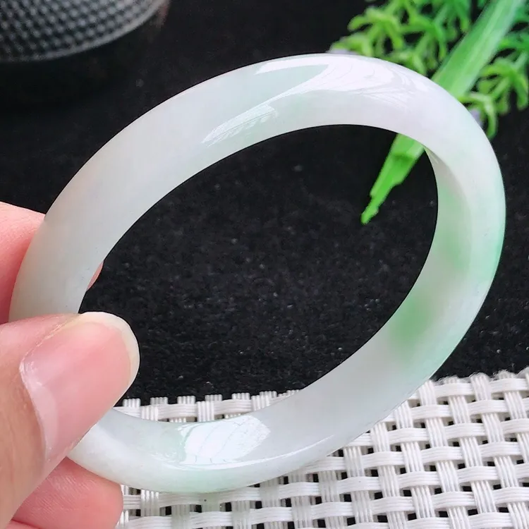 自然光54圈口老坑精美冰润飘绿贵妃手镯翡翠玉镯尺寸54/47.5/10.6/7