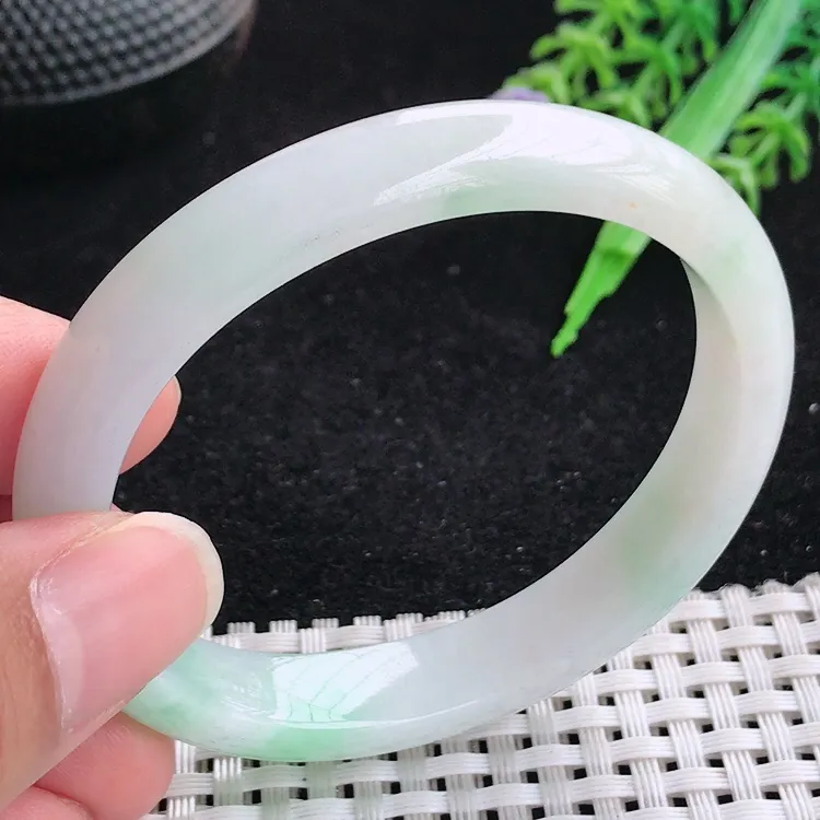 自然光54圈口老坑精美冰润飘绿贵妃手镯翡翠玉镯尺寸54/47.5/10.6/7