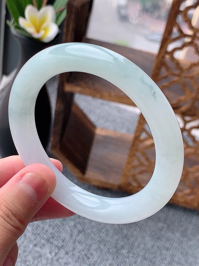 a货翡翠老坑飘花圆条手镯57-58圈口  尺寸57.5×10mm 重量60.62g 0527
