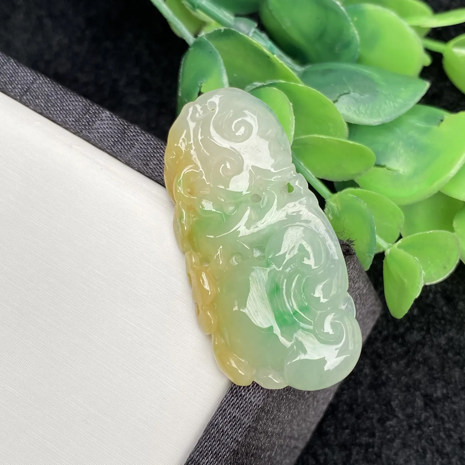 推荐【黄加绿如意】无纹裂，水润细腻，种老水头超好，品相佳，43*21*5.3