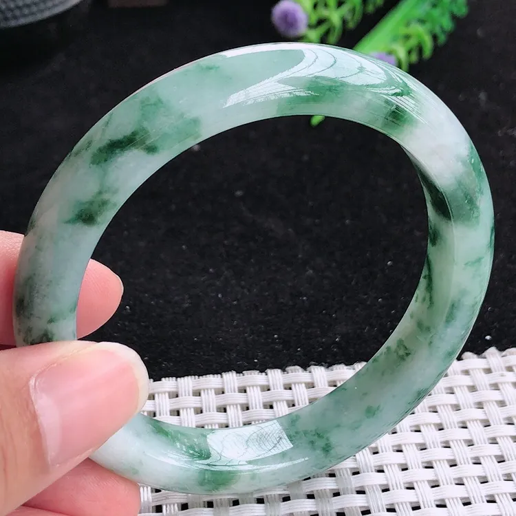 自然光58圈口老坑精美温润飘花手镯翡翠玉镯尺寸58/12/8.6