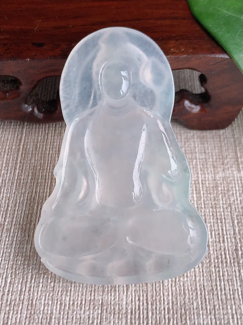 a货翡翠老坑冰种白月光大势至菩萨吊坠 尺寸55.2×35.7×5.2mm 重量18.56g 0528