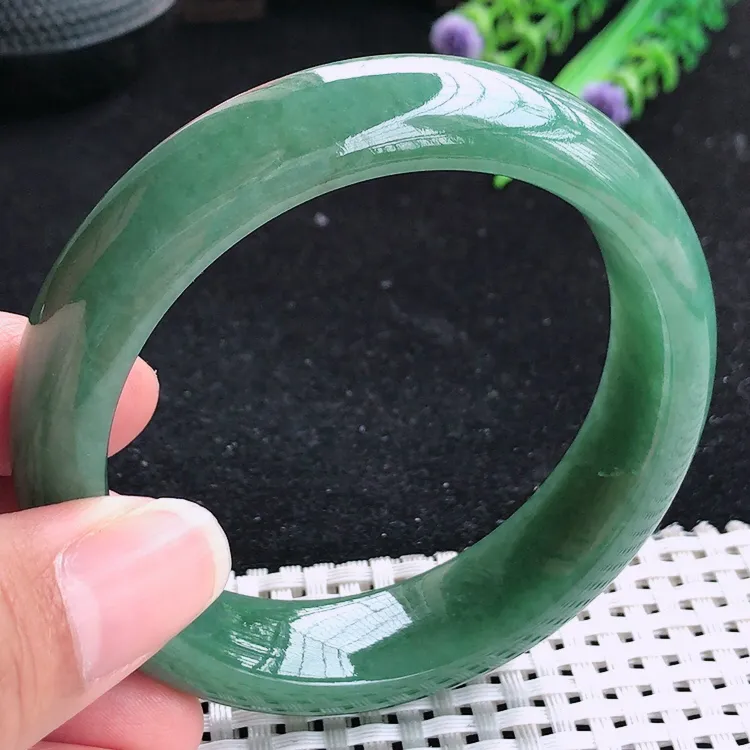 自然光56.5圈口老坑精美冰润满色油绿手镯翡翠玉镯尺寸56.5/15.2/8.7