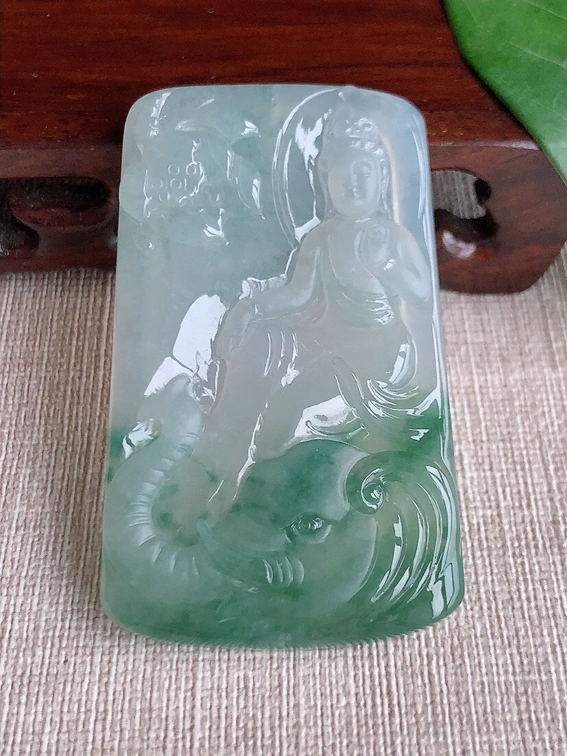 a货翡翠老坑冰种飘花普贤菩萨吊坠 尺寸61.4×36.7×5mm 重量27.84g 0528