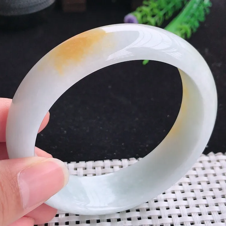 自然光63圈口老坑精美温润飘黄翡轮胎镯手镯翡翠玉镯尺寸63/19.5/8.3