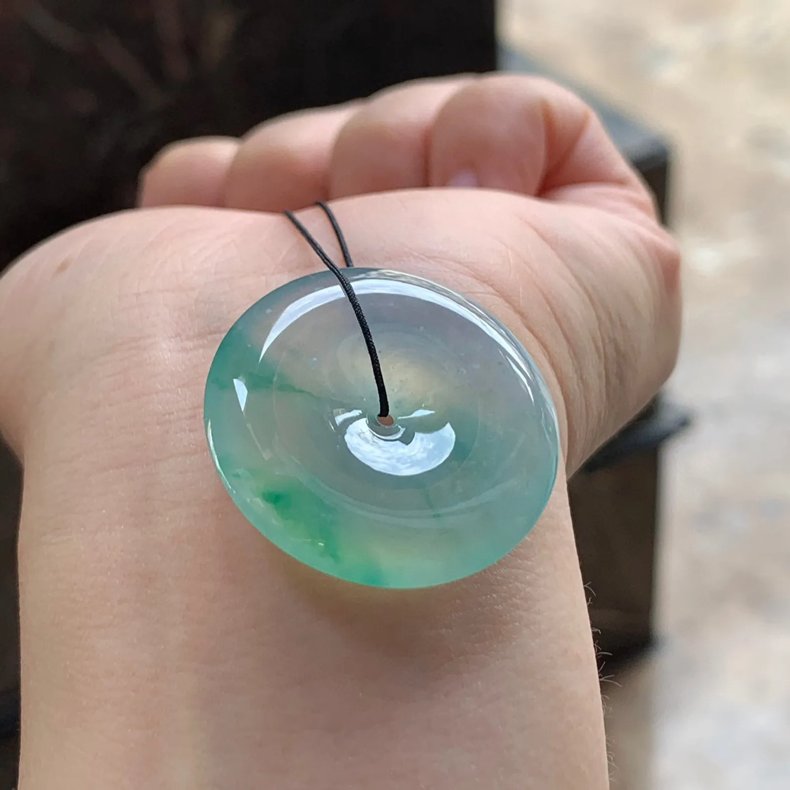冰种色花平安扣
清爽