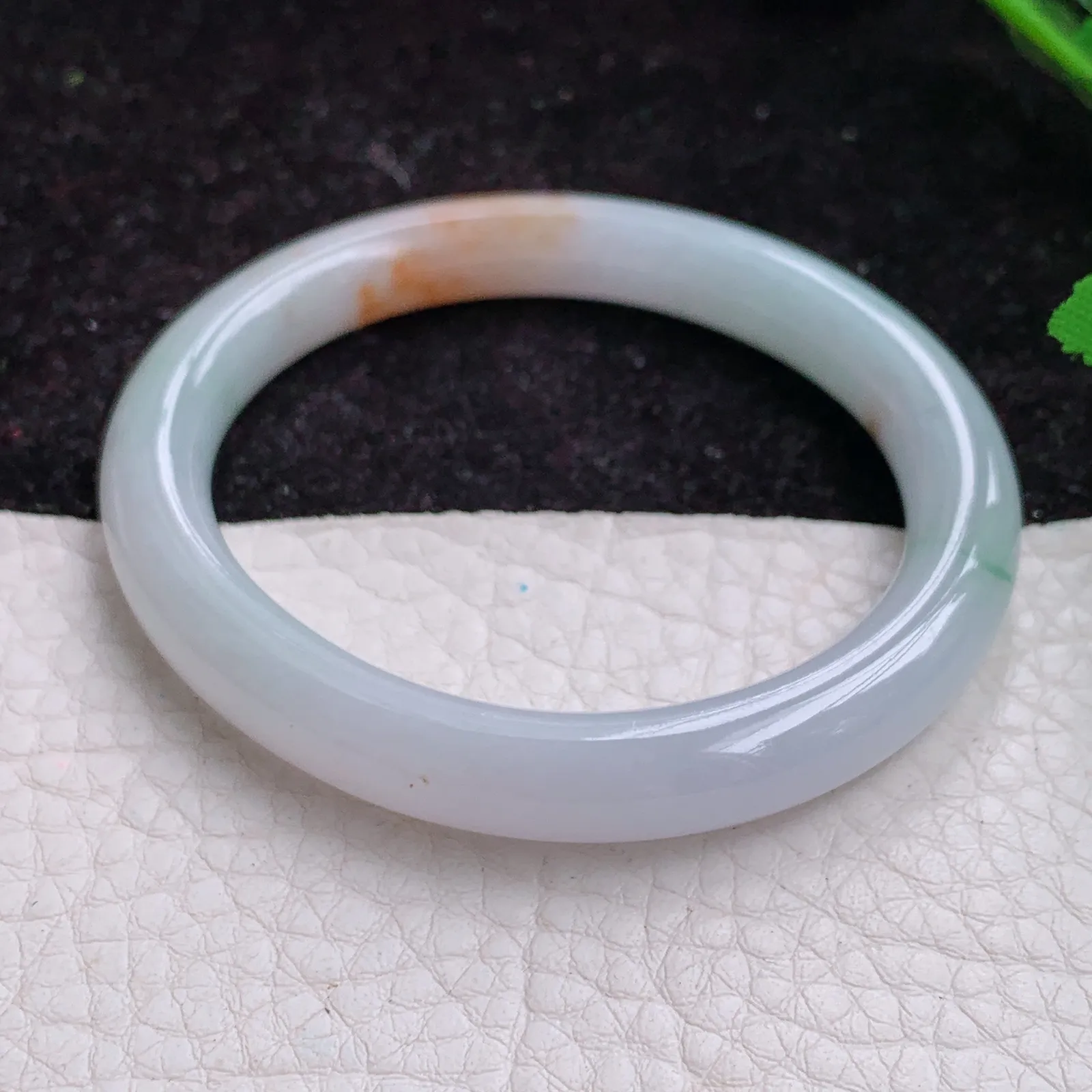 blm 53*46.5*8*7.5贵妃镯 特色天然翡翠水润三彩圆条椭形玉手镯