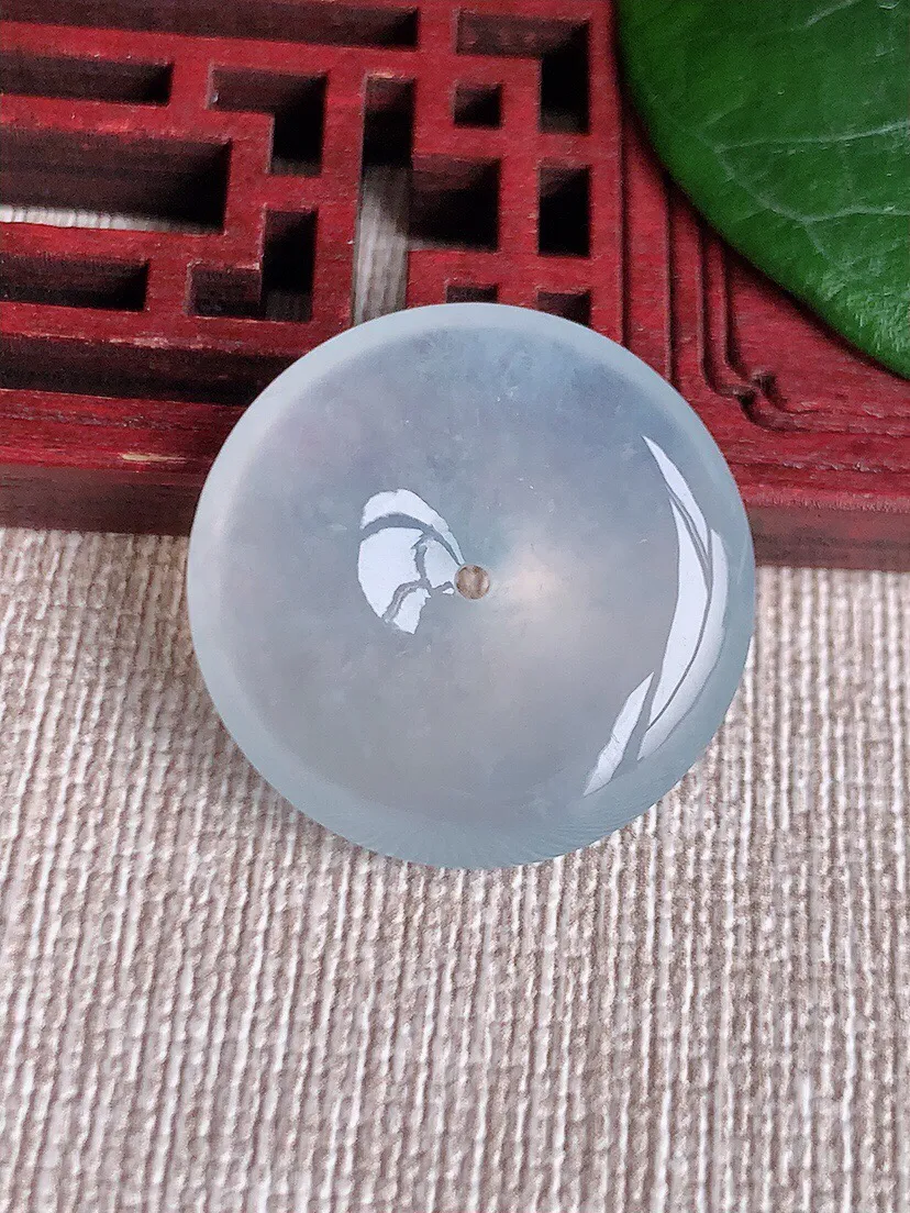 a货翡翠老坑冰种白月光平安扣吊坠 尺寸24.8×6mm 重量7.62g 0528