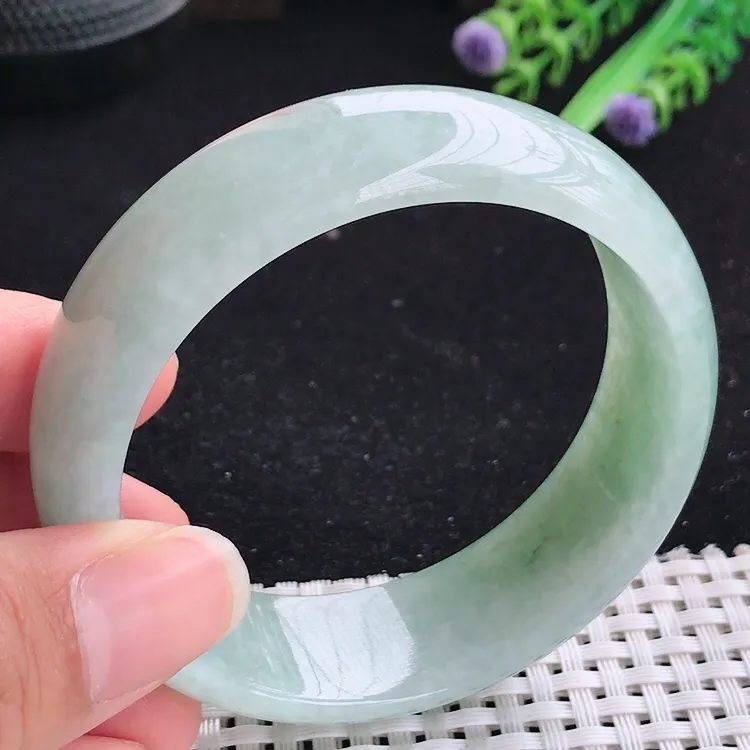 自然光59圈口老坑精美温润浅绿色宽版手镯轮胎玉镯尺寸59/18.5/8.1