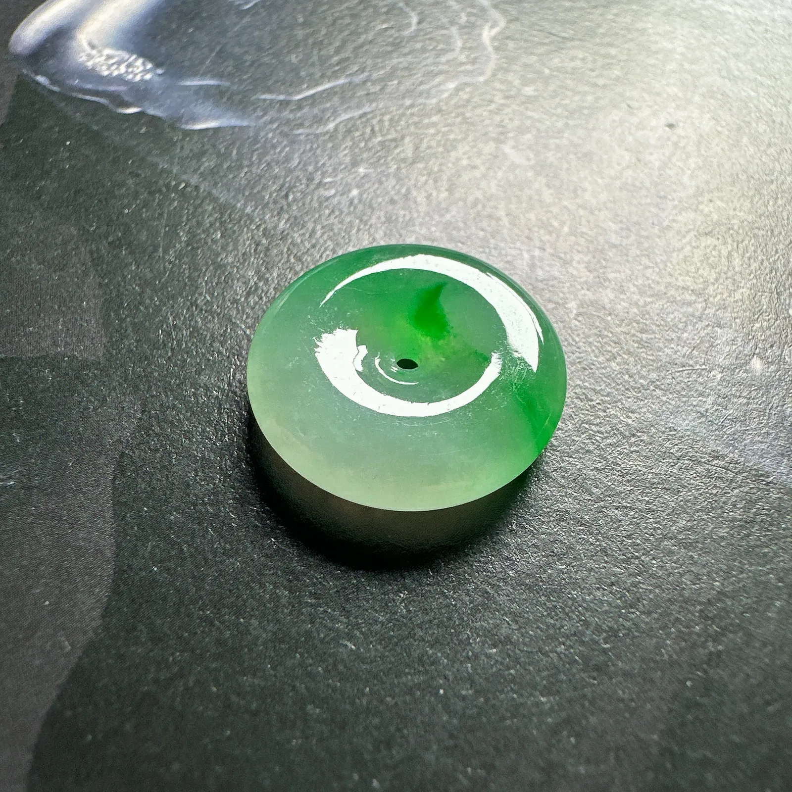 【飘色扣】飘辣阳绿色平安扣，种水色都不错，佩戴佳品。