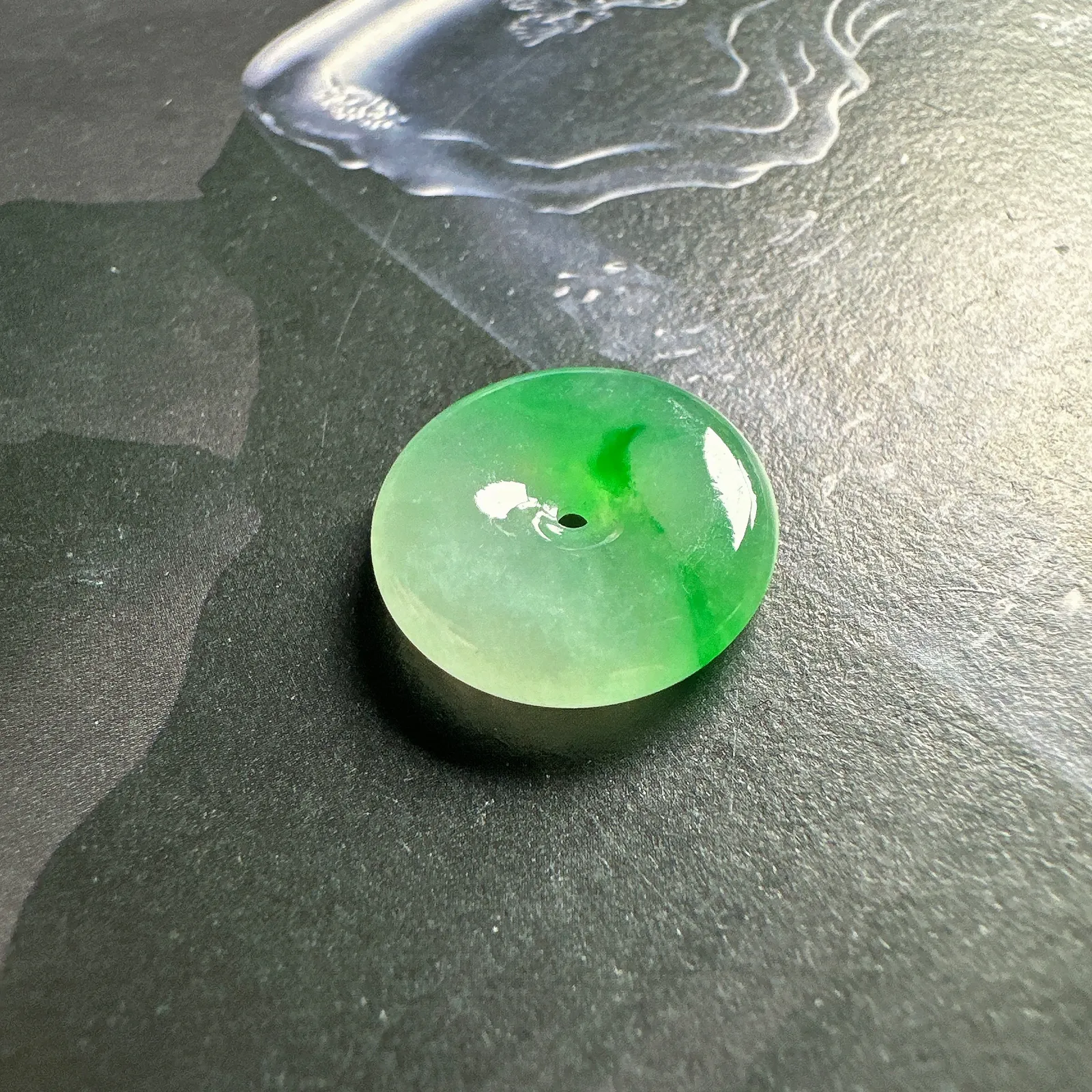 【飘色扣】飘辣阳绿色平安扣，种水色都不错，佩戴佳品。
