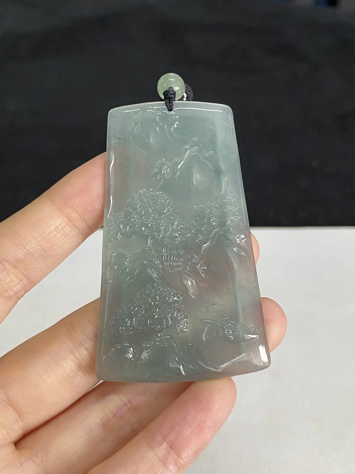 翡翠山水，配珠未测
