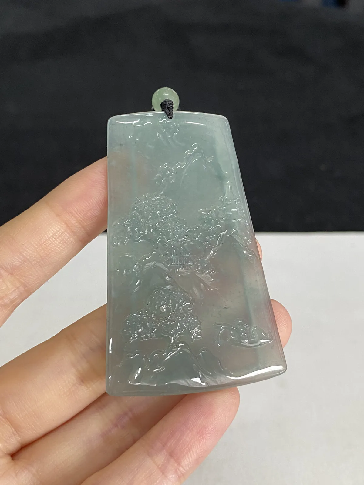 翡翠山水，配珠未测