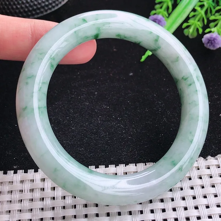 自然光54.5圈口老坑精美温润飘花圆条手镯翡翠玉镯尺寸54.5/10.6/10.8