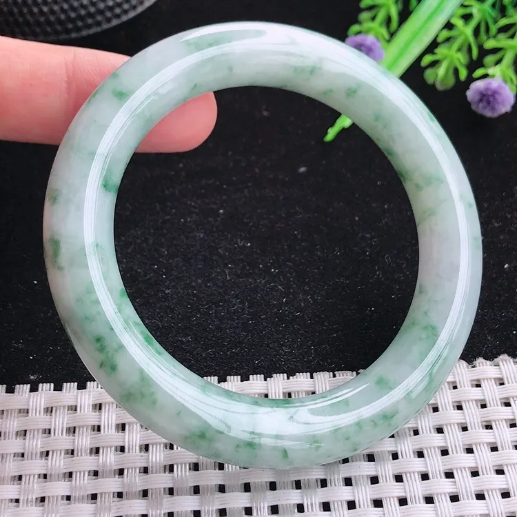 自然光54.5圈口老坑精美温润飘花圆条手镯翡翠玉镯尺寸54.5/10.6/10.8