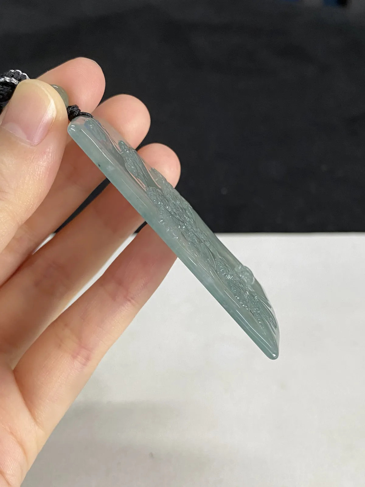 翡翠山水，配珠未测
