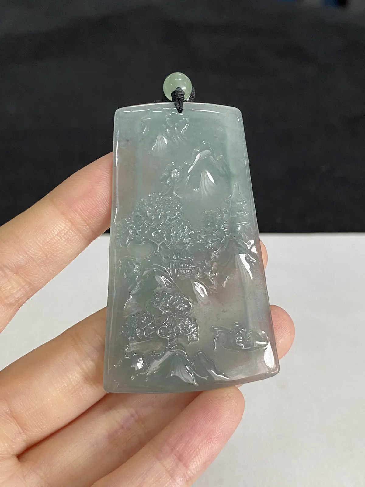 翡翠山水，配珠未测