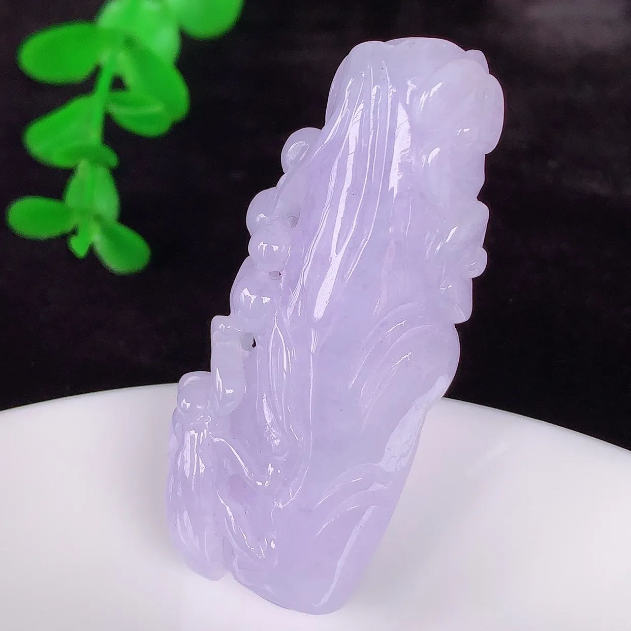 自然光实拍，厚装冰糯种紫罗兰翡翠节节高竹节玉坠，一鸣惊人，款式时尚大方，竹节寓意好，佩戴事业，学业节节高升！#57.28