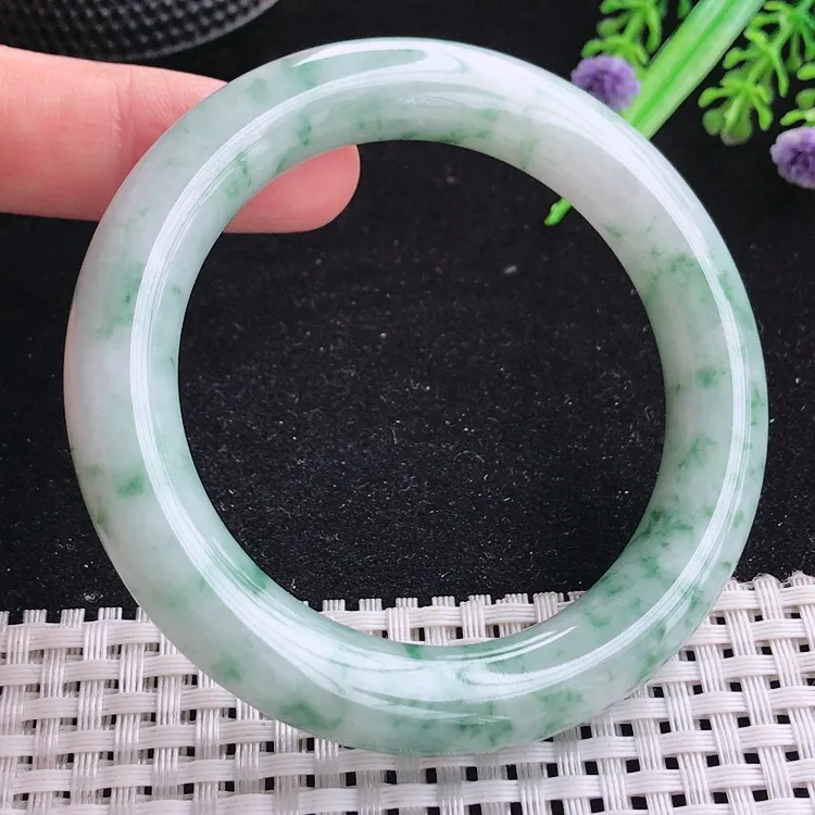 自然光54.5圈口老坑精美温润飘花圆条手镯翡翠玉镯尺寸54.5/10.6/10.8