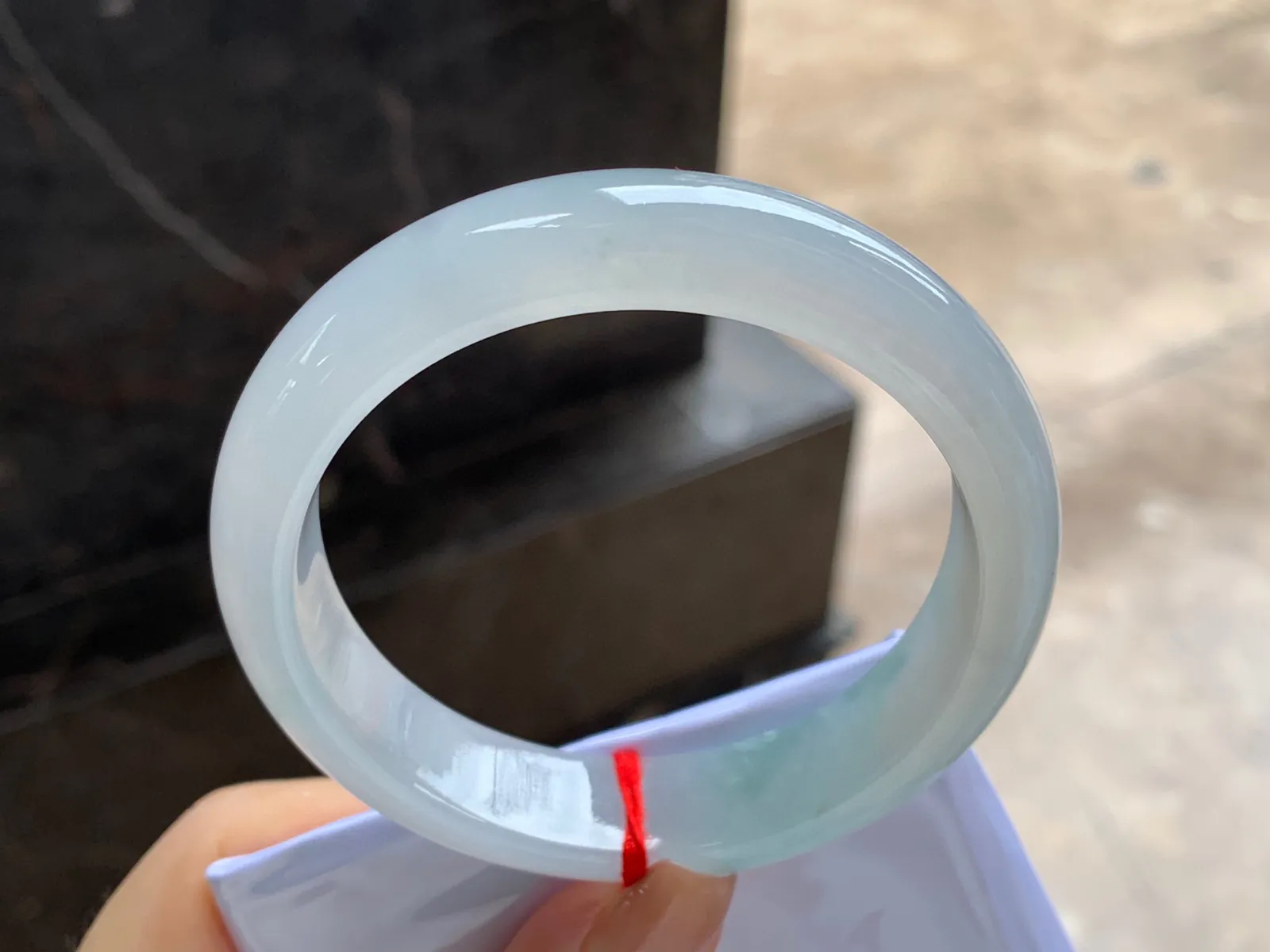 糯冰手镯
尺寸：56.7-13.2-8.3mm
种水好 小清新上手好看