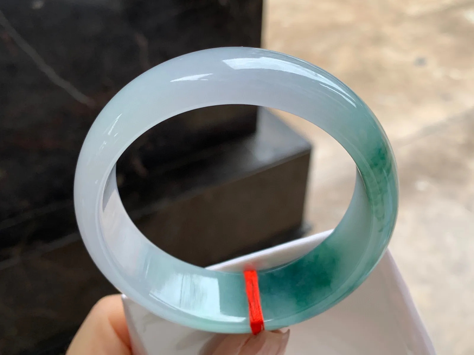 飘花宽版轮胎手镯
尺寸：60-19.7-8.6mm
料子细腻干净～版型大气大圈口