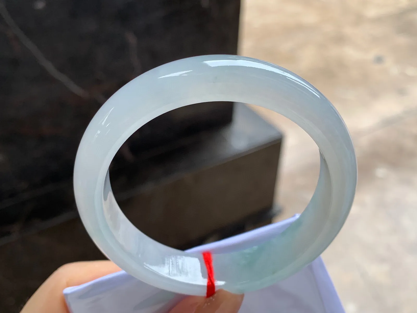 糯冰手镯
尺寸：56.7-13.2-8.3mm
种水好 小清新上手好看