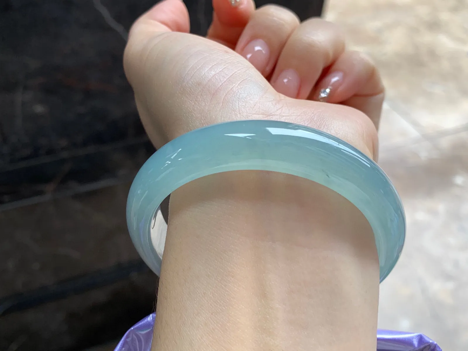 蓝水手镯
尺寸：57.1-13-7.7mm
种水好 干净清秀