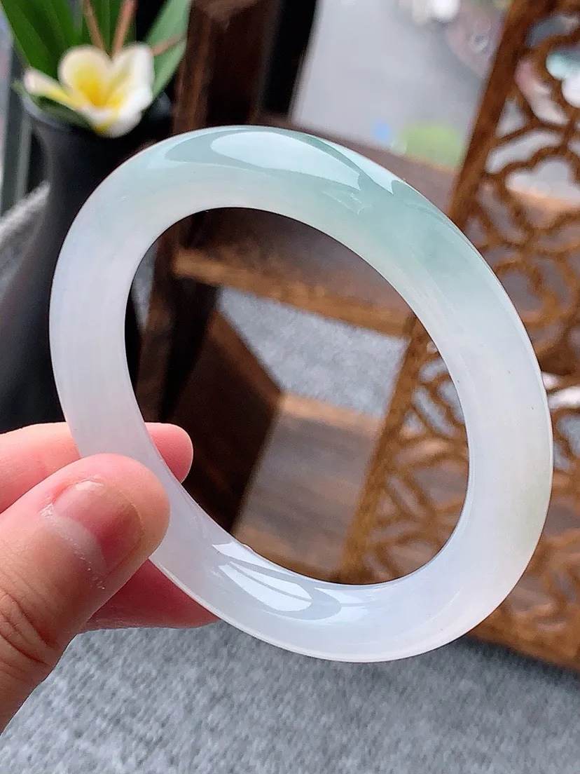 a货翡翠老坑冰种飘花圆条手镯52-53小圈口 尺寸52.5×9.3mm 重量46.23g 0529