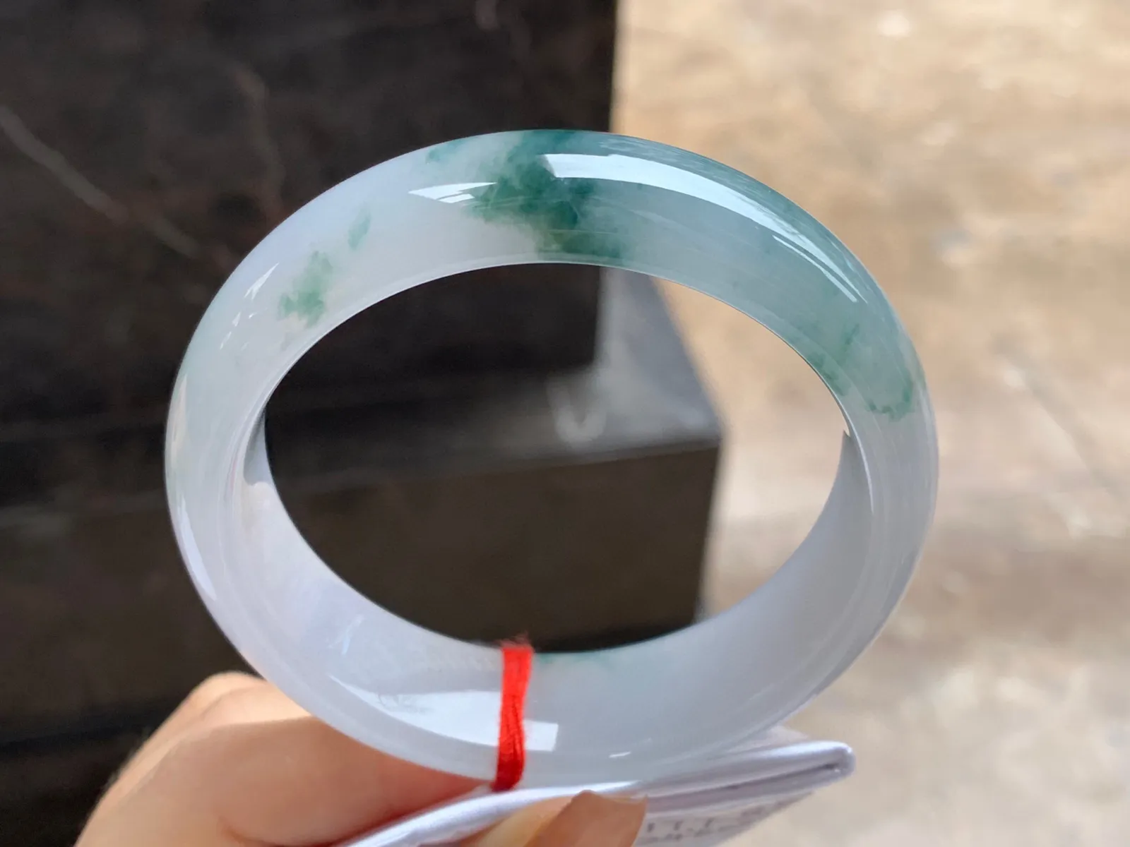 飘花宽版轮胎手镯
尺寸：60-17.7-8.5mm
底子细腻干净～版型大气 大圈口